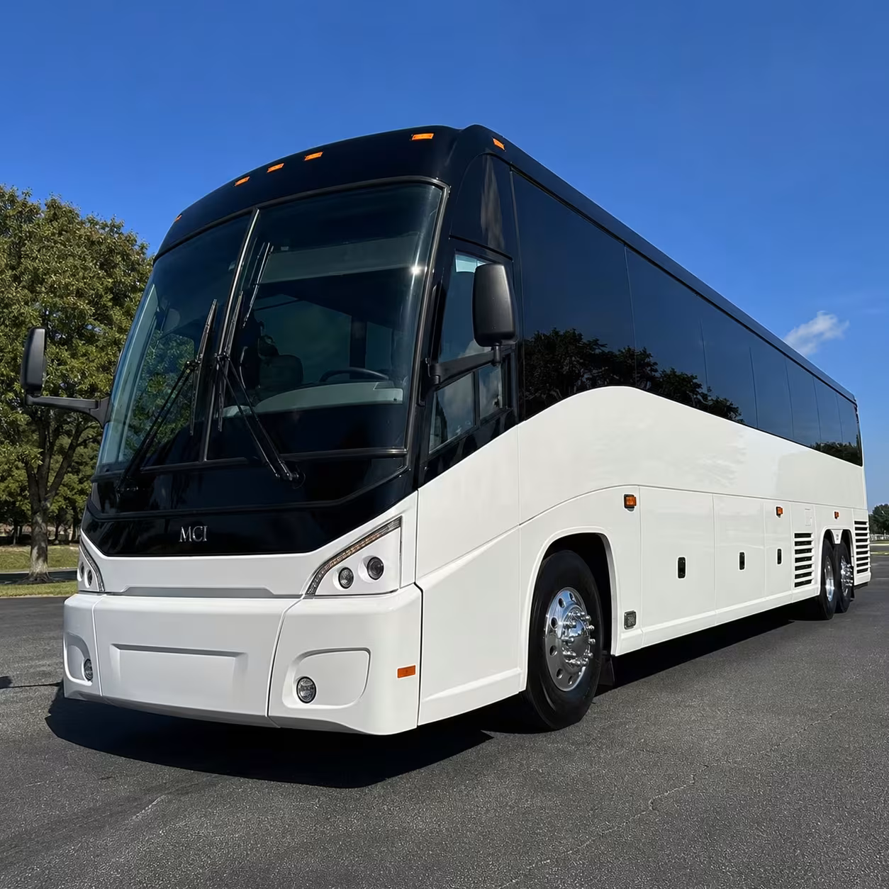 stamford employee shuttle buses for daily office commutes